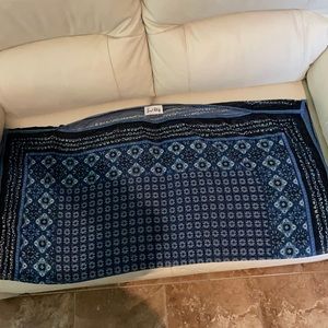 Joseph Ribkoff Wrap Blue, black snd white one size